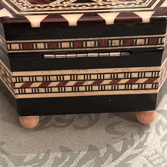 Handmade Spanish Inlaid Jewelry/music Box - Picture 5 of 6